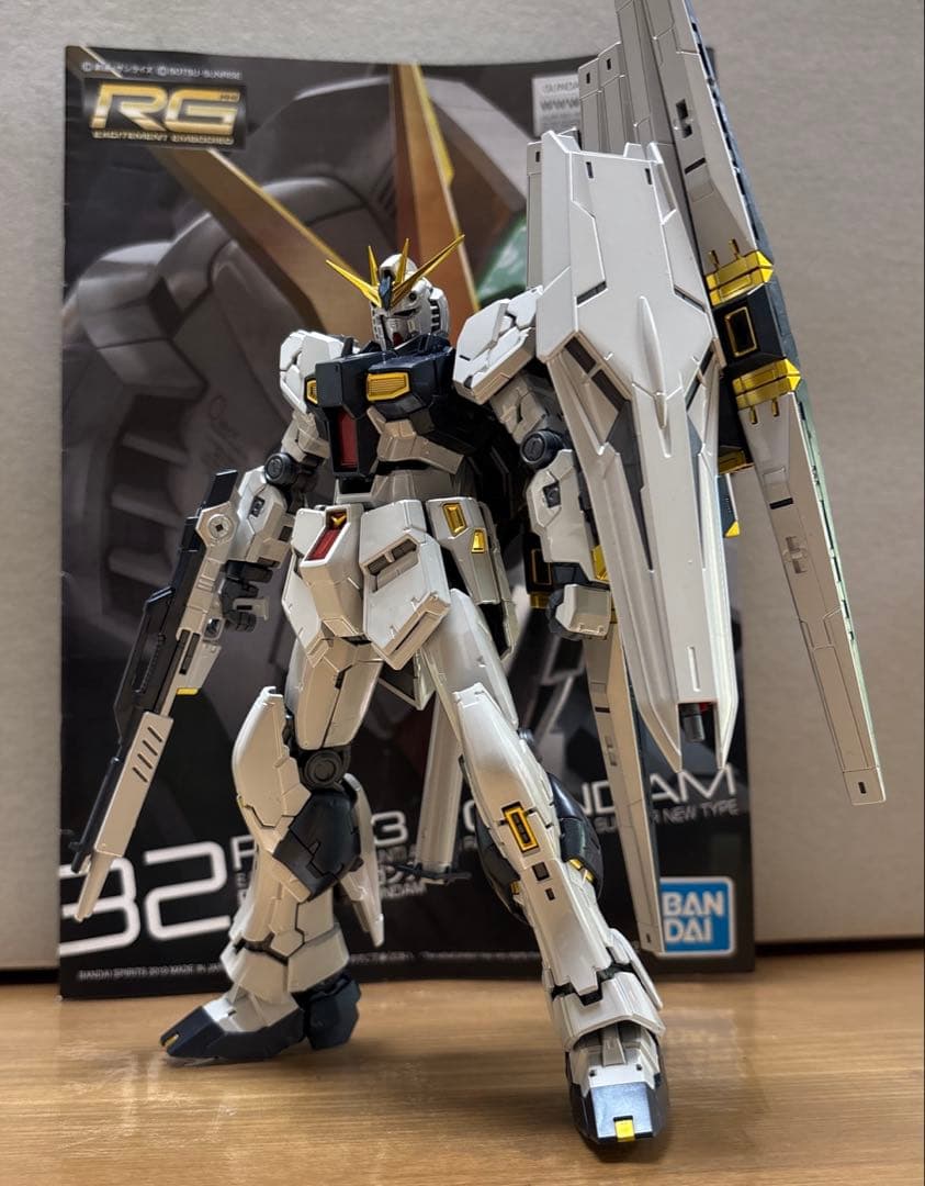 RGνガンダム チタニウムフィニッシュ サザビー スペシャルコーティング 完成品