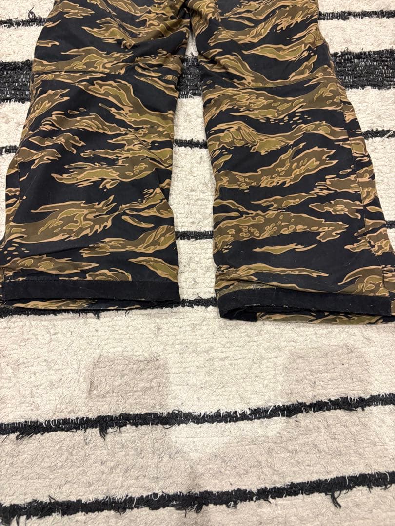 BURTON 迷彩柄 ジャケットとパンツセット Sサイズ