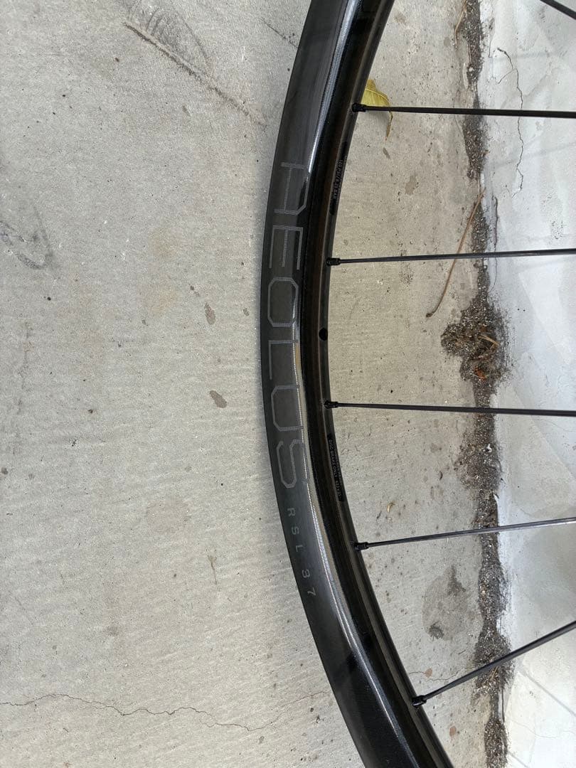 AEOLUS RSL37 ホイール　前後