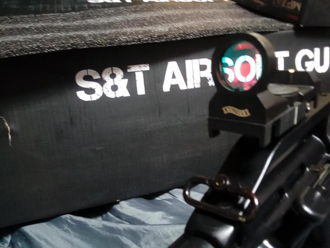 ⭐ステアーAUG 東京マルイ＊ドットサイト付き⭐