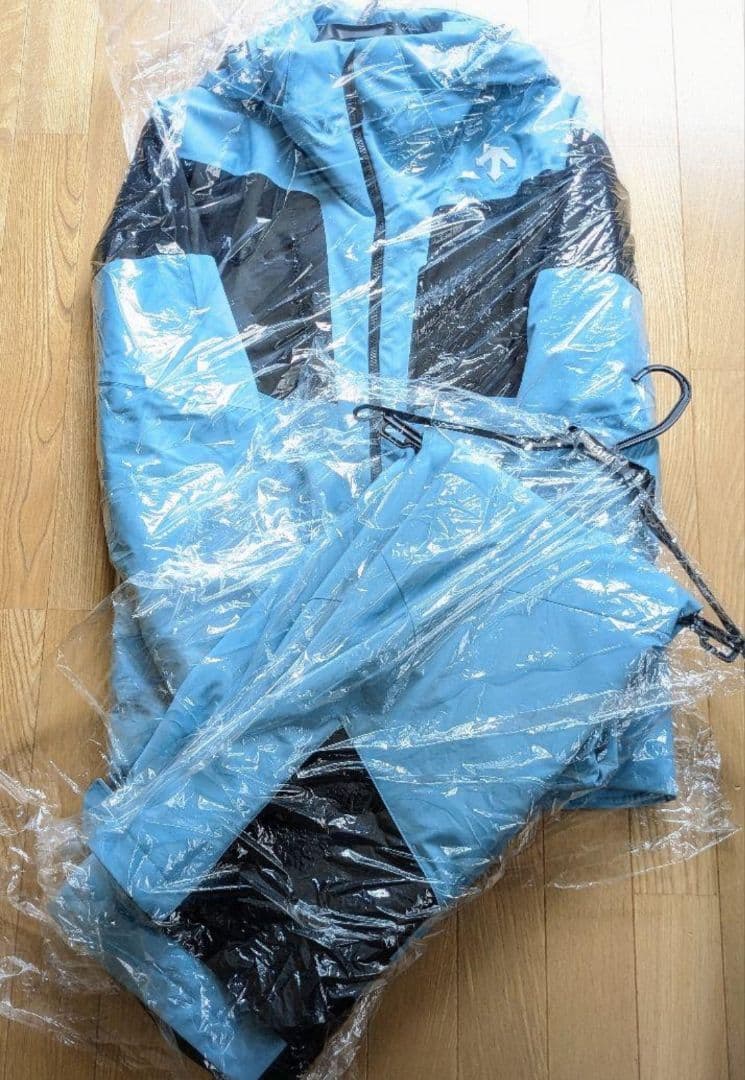 DESCENTE 2025購入 上下セットLサイズ