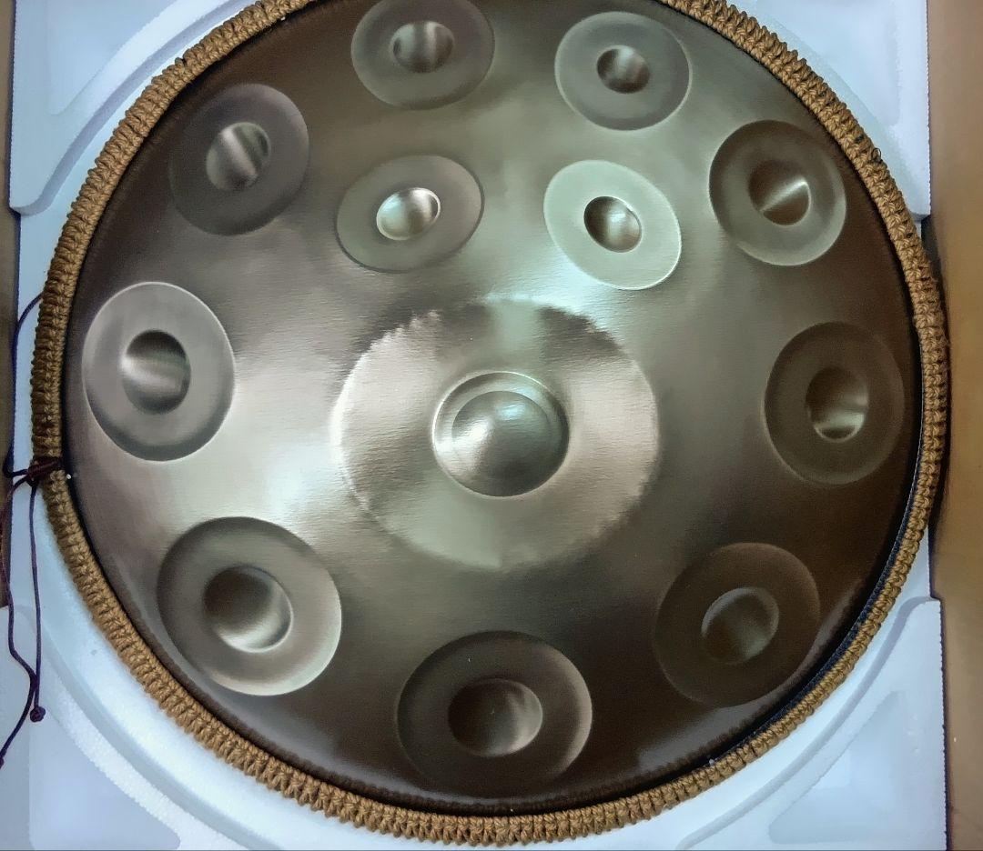 ハンドパン　56センチ 12音　A＝432Hz　Dマイナー 　品の良いゴールド