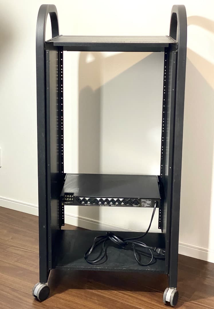 動作品 RAMSA WU-L61 電源+システム ラック マウント用キャビネット