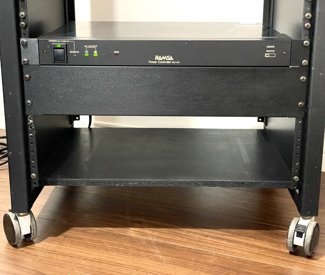 動作品 RAMSA WU-L61 電源+システム ラック マウント用キャビネット