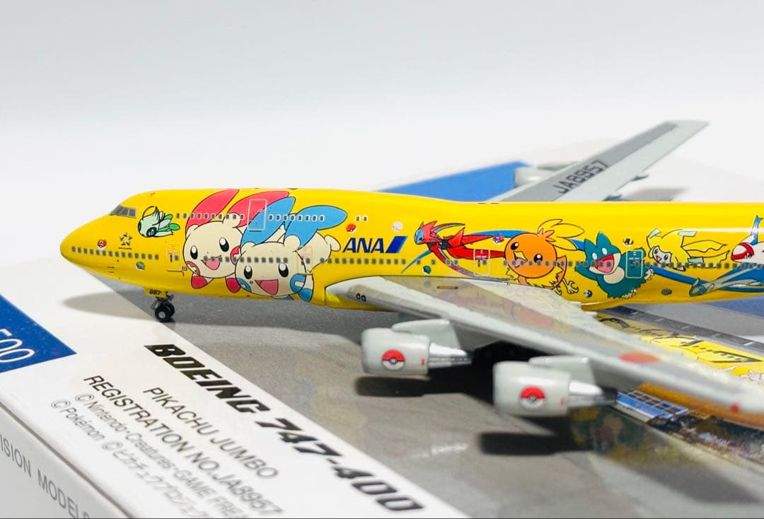 全日空商事 1/200 B747-400 ピカチュウジャンボ NH50030