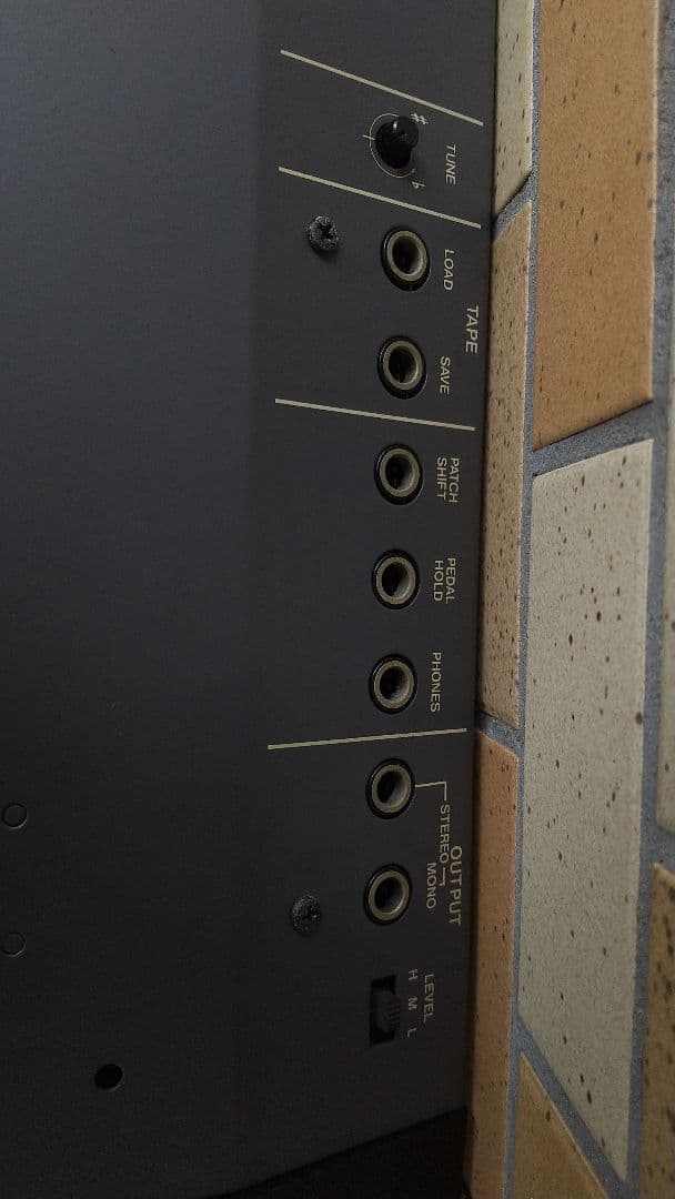 鍵盤楽器 Roland JUNO-106