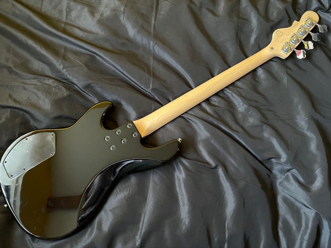 G&L L-2000 エレキベース TRIBUTE ブラック美品　少々難あり