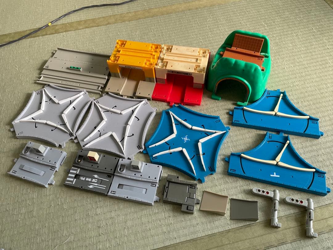 トミカ プラロード道路セット　モータートミカのバス付