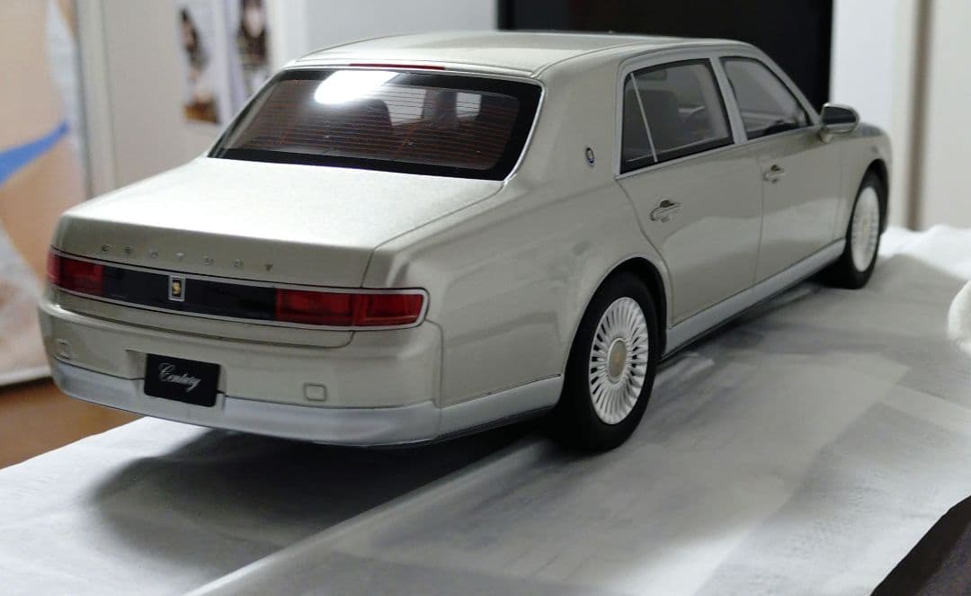 1/18 トヨタ センチュリー シルバー
