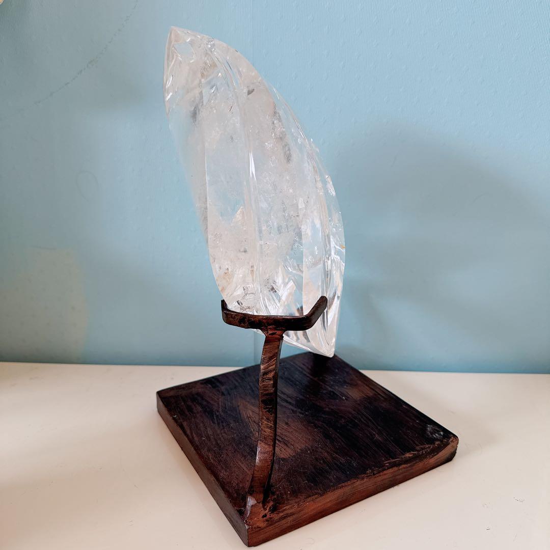 天然水晶★アーモンド型オブジェ★透明水晶★レインボー入り★台座付き★天然石★置物