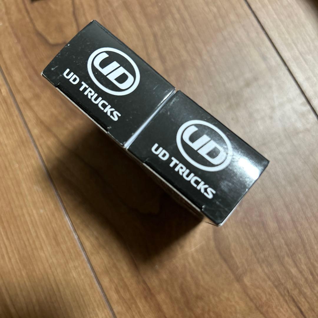 トミカ UDトラックス ★クオン★90周年記念 【新品未開封】非売品★レア物2個