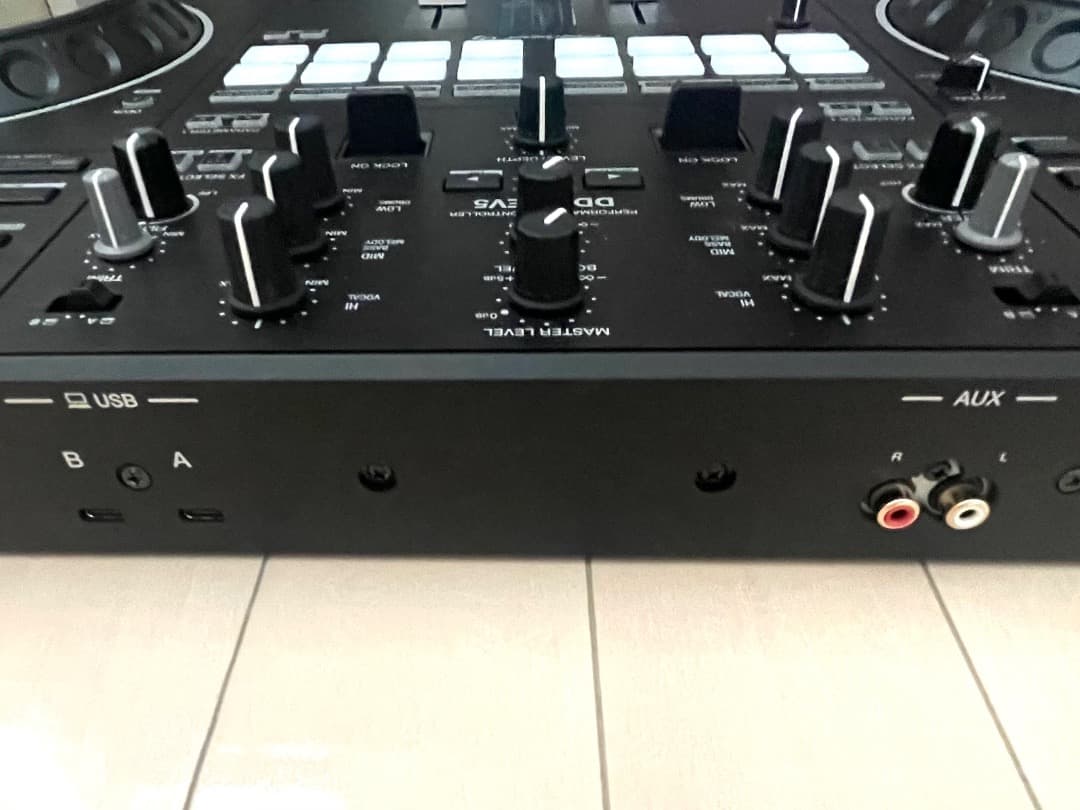 Pioneer DDJ-REV5 DJコントローラー