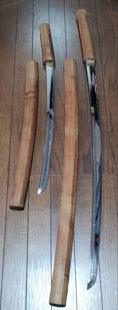 早いもの勝ち　模造刀　白鞘 居合刀　コスプレ　大刀　脇差　アニメ　模擬刀　オマケ