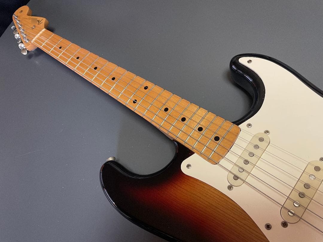 MADE IN JAPAN ストラトタイプ FENDERではありません