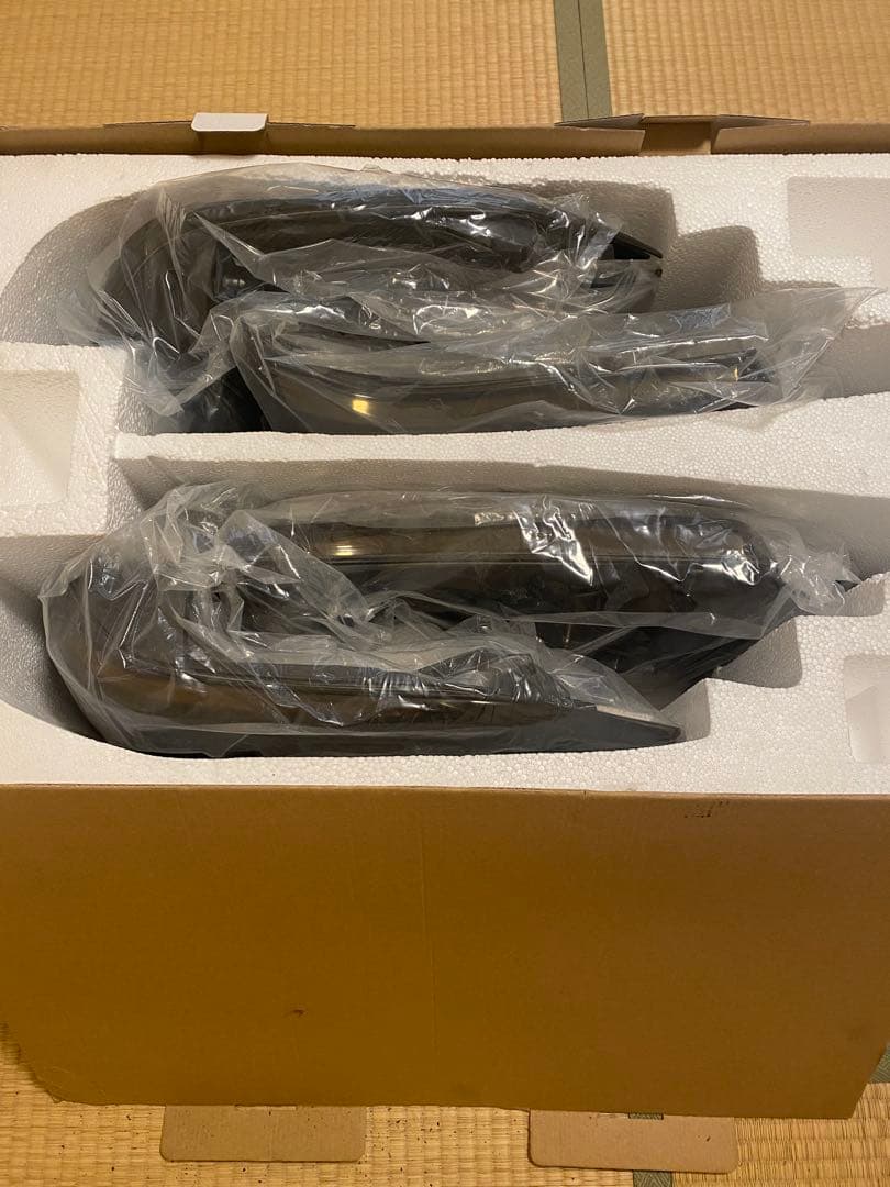 ヴァレンティ　30ヴェルファイア前期　テールランプ