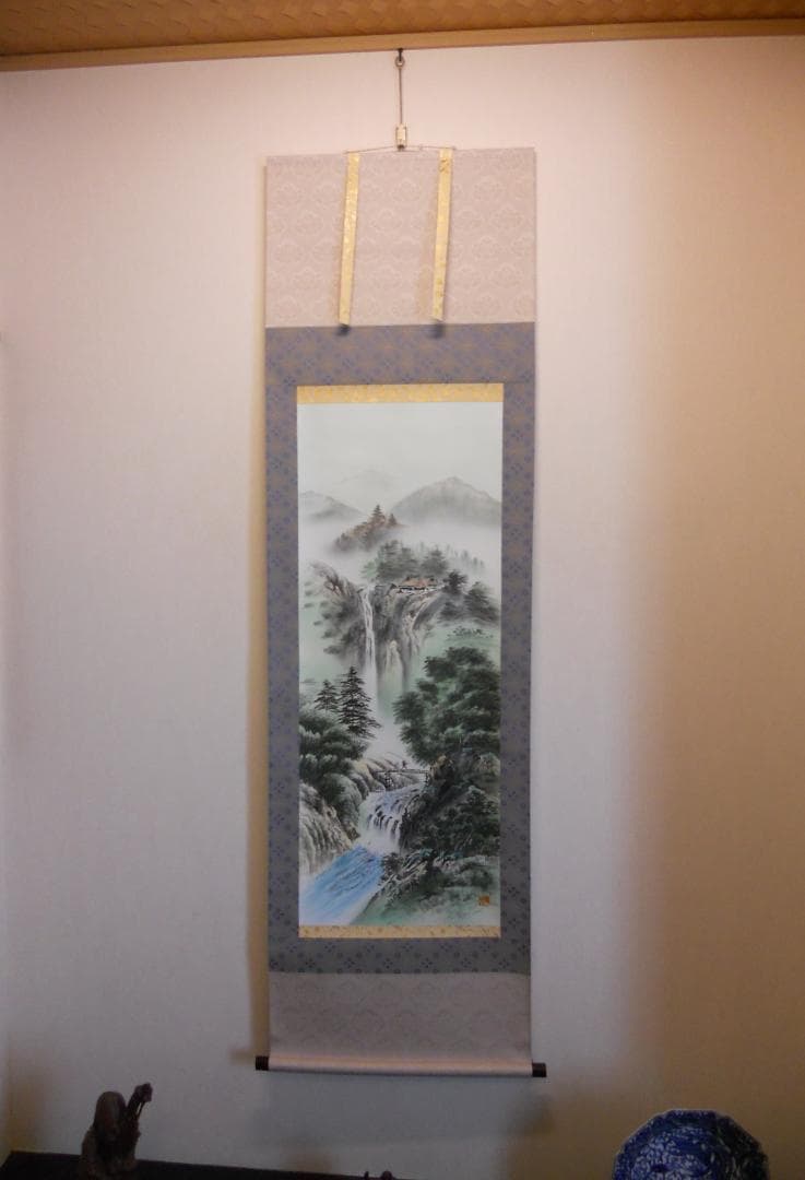 掛け軸 小川香月 『 山紫瀑景図 』 絹本 希少 軸装 茶道具 掛軸 美品 です