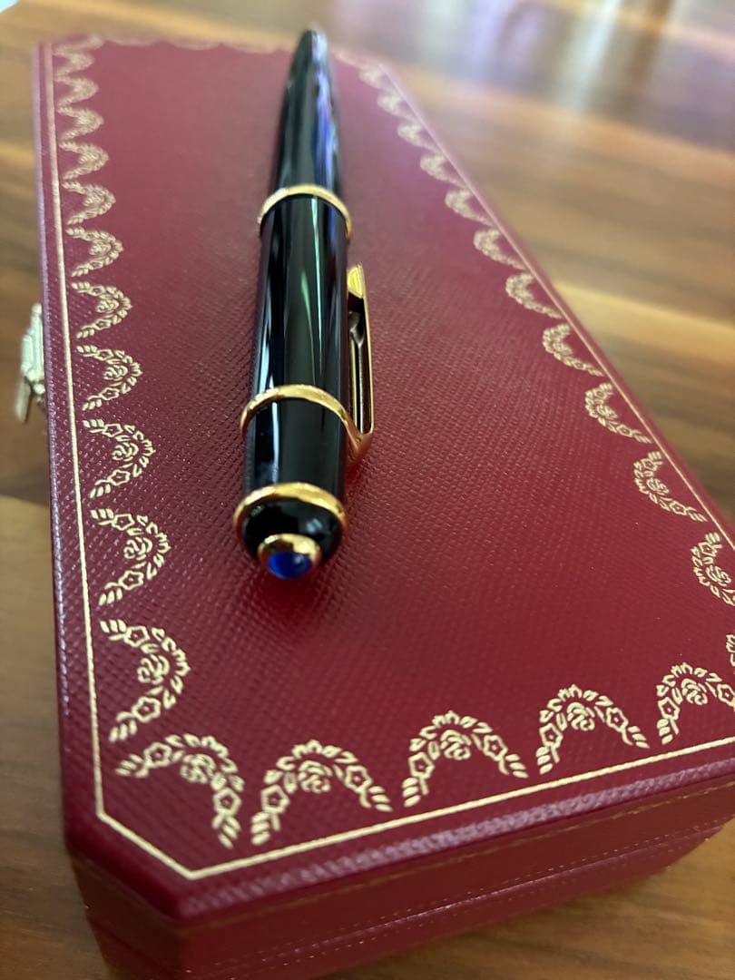 Cartier ボールペン 黒　サファイア