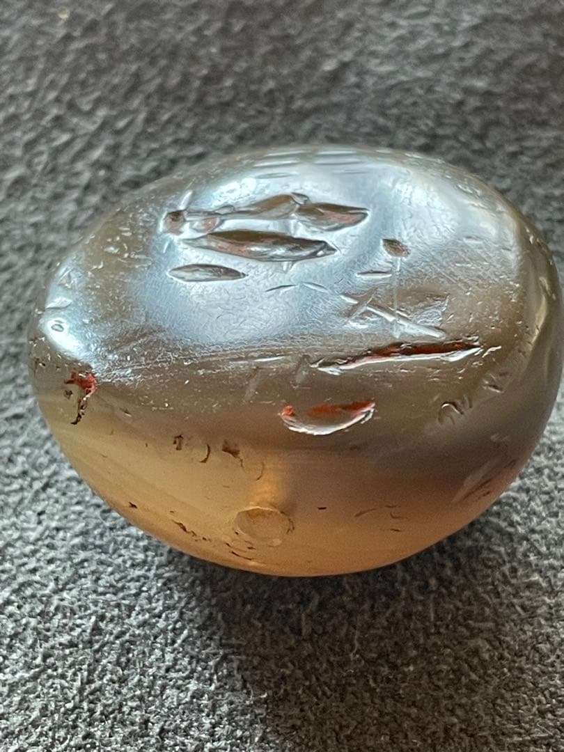 縄文期 津軽錦瑪瑙線刻垂飾珠　線刻 石肌に遺朱　出土品