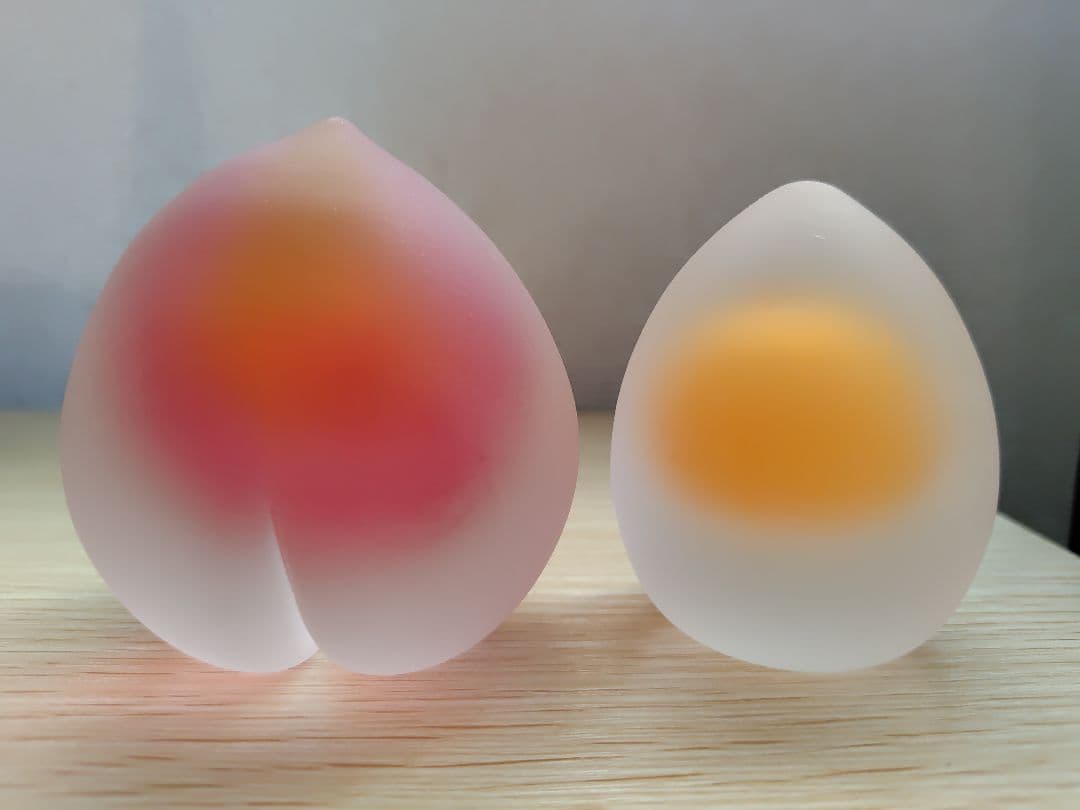 桃と枇杷のようなペーパーウエイト