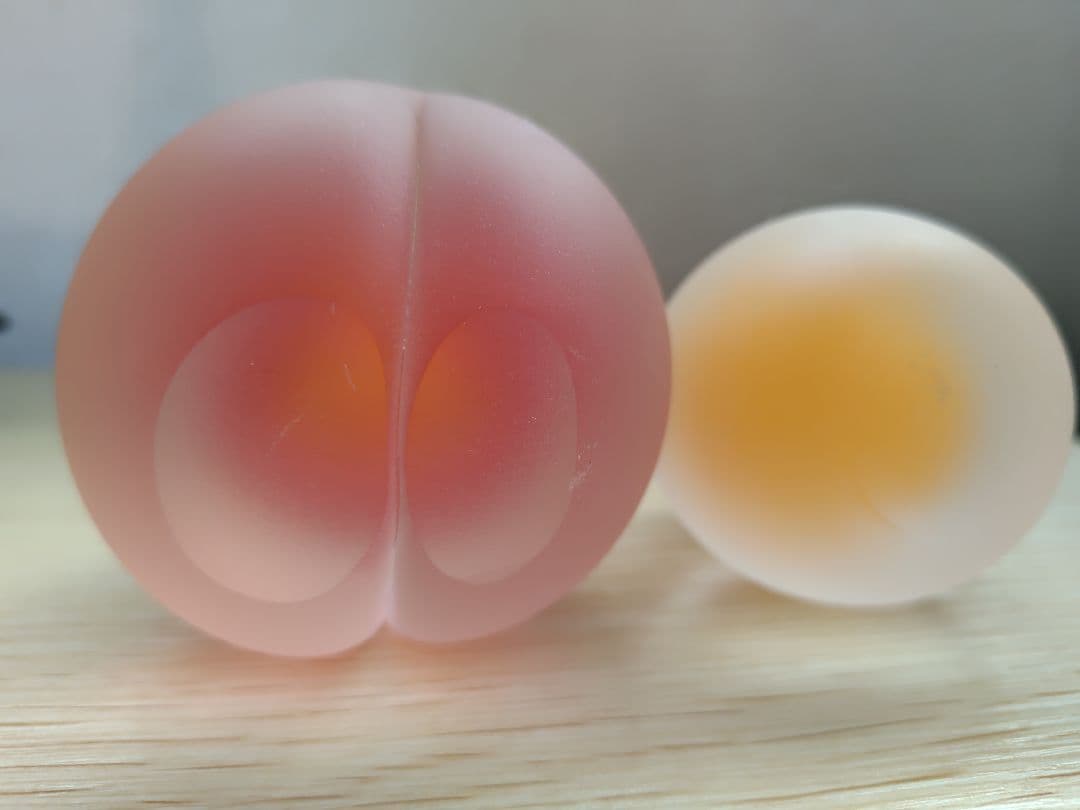 桃と枇杷のようなペーパーウエイト