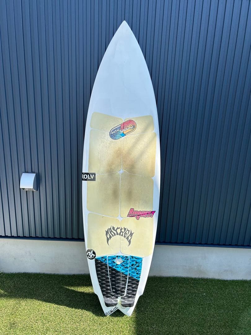 【湘南周辺にて手渡し限定】PLACEBO RipQuest 5‘11／3フィン