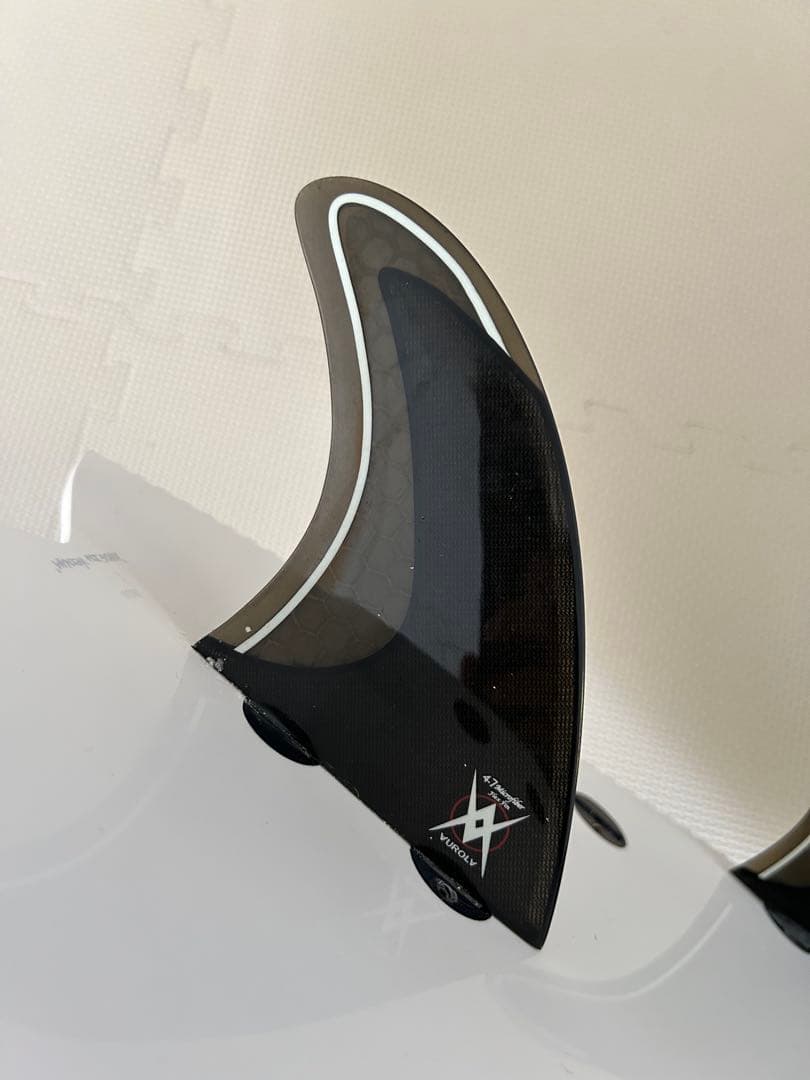 【湘南周辺にて手渡し限定】PLACEBO RipQuest 5‘11／3フィン