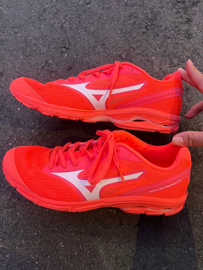 ミズノ　シューズ　ランニングシューズ　25cm