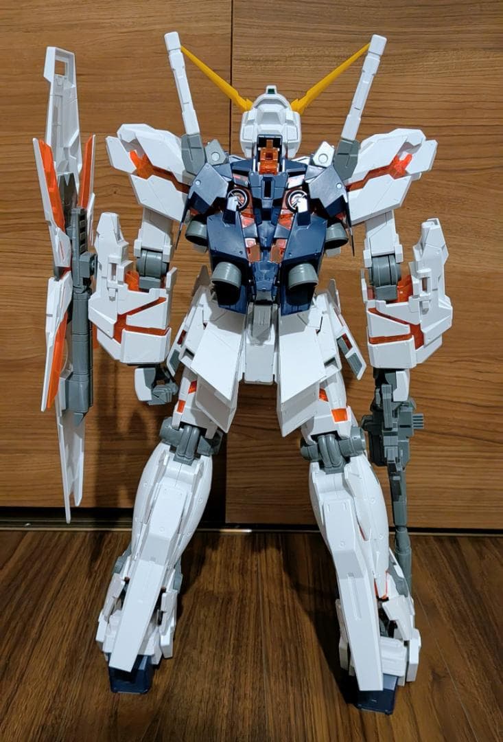 メガサイズ　ユニコーンガンダム（ヘッドディスプレイ２種付き）素組み