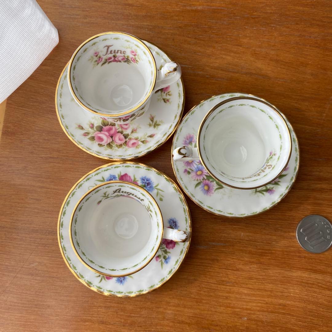 ロイヤルアルバート　フラワーオブザマンス　ミニチュア　カップ＆ソーサー