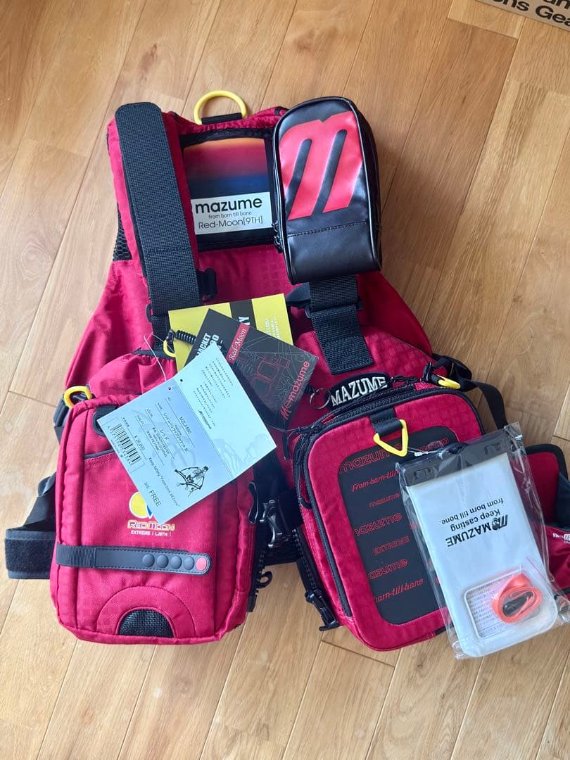 【新品未使用】mazume レッドムーンライフジャケットⅨ