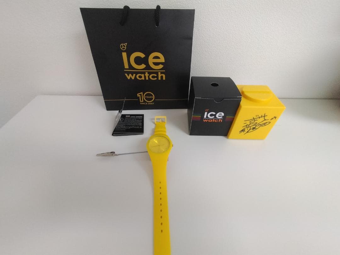 直筆サイン入りBOX付き　ガールズケイリン×ice watch 小林莉子選手