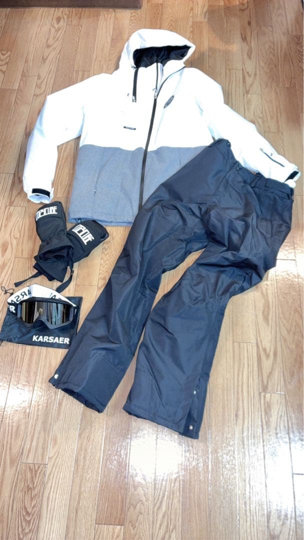 スノーボードウェアセット（ジャケット・パンツ・ゴーグル・グローブ）一回使用