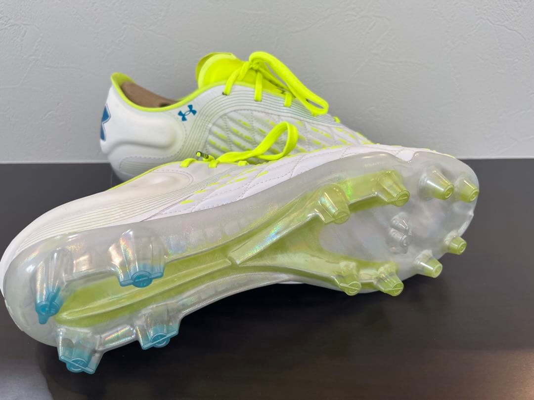 【新品未使用】Under Armour マグネティコ　エリート　スパイク