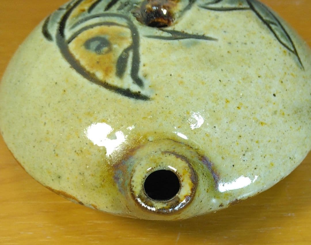 人間国宝 金城次郎 壷屋焼水滴 栞 共箱 美品 壺屋焼 魚紋水滴 やちむん