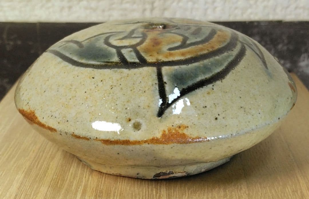 人間国宝 金城次郎 壷屋焼水滴 栞 共箱 美品 壺屋焼 魚紋水滴 やちむん