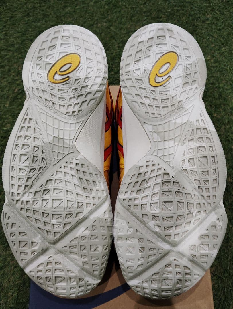 asics アンプレアルスlow 限定カラー イエロー