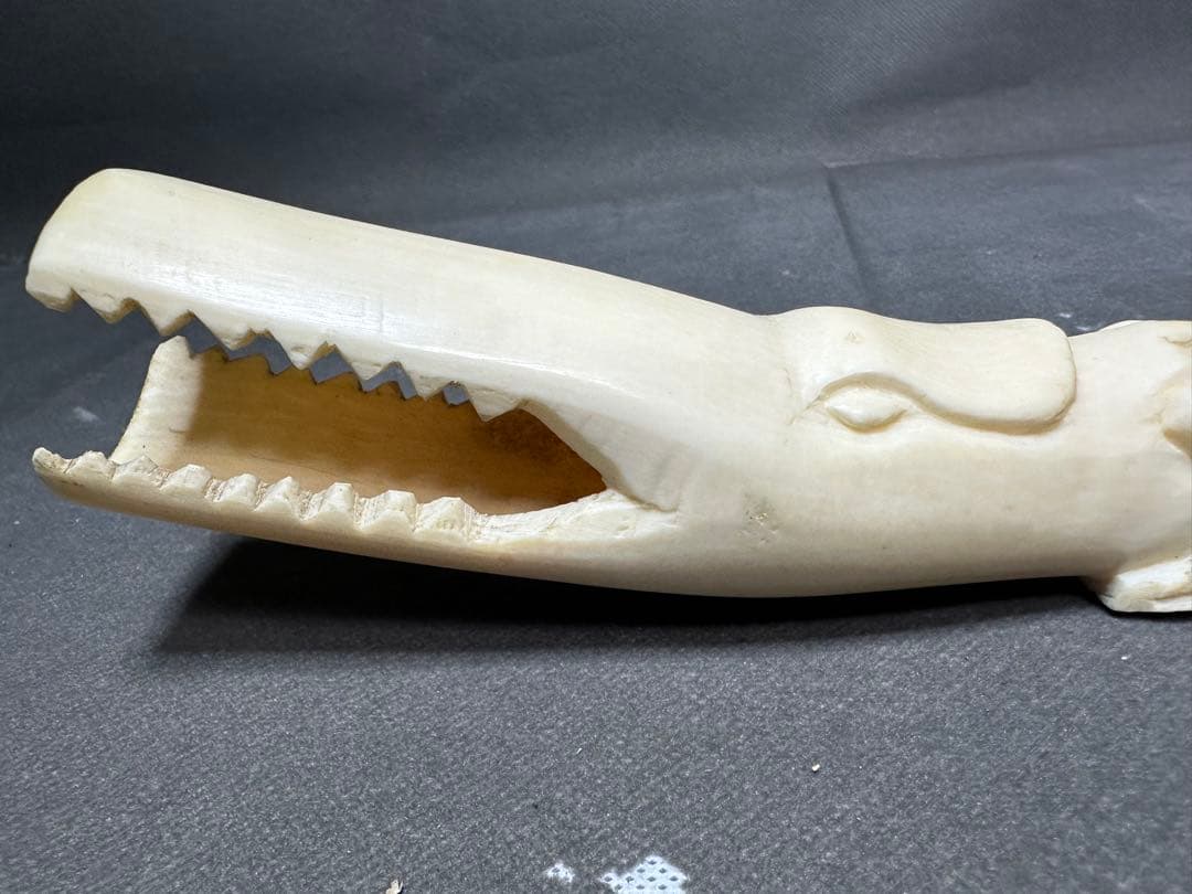 極上　ワニ　天然素材　置物　飾り物　古美術品　 置物　細密細工　骨董　ア魔除け