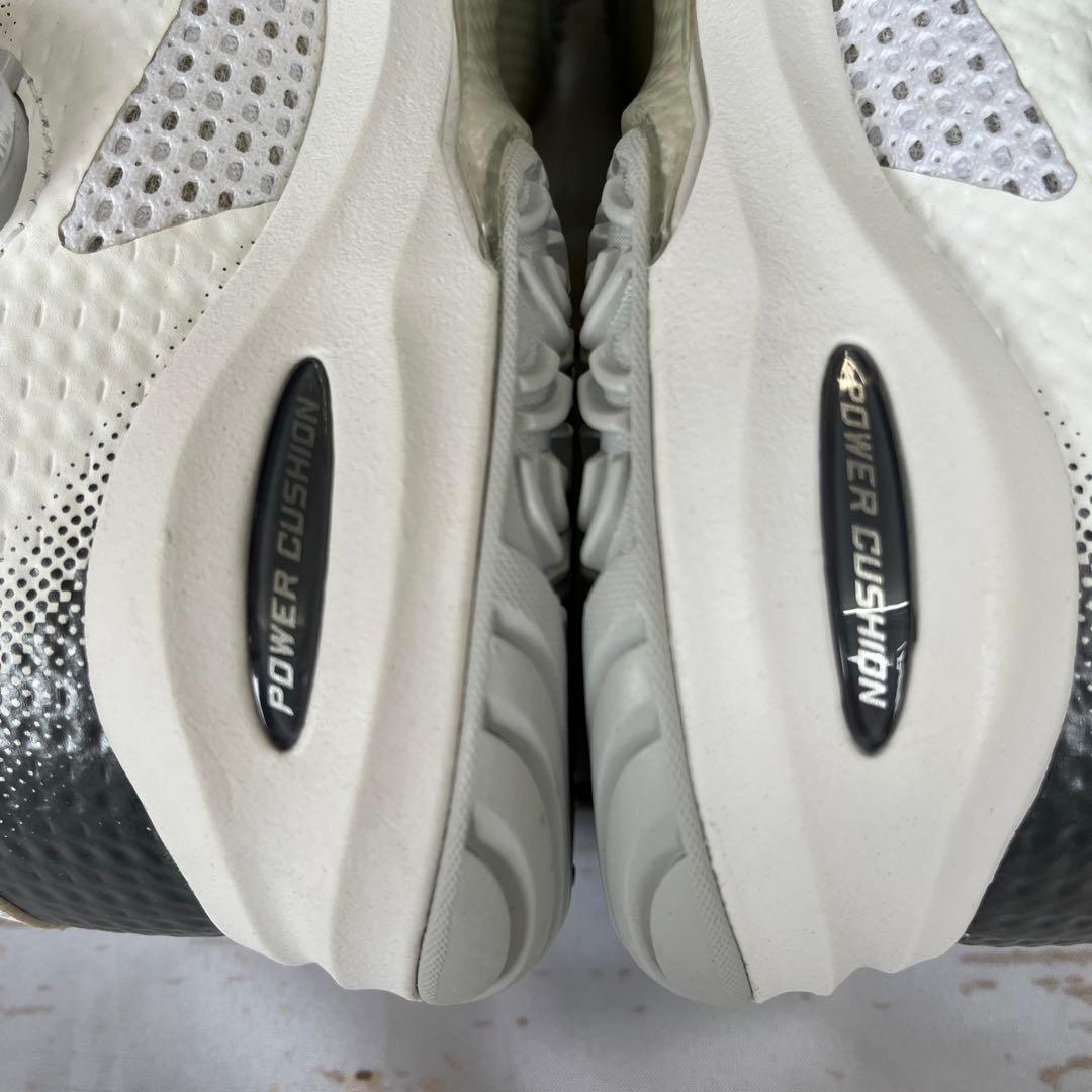 ヨネックス　パワークッションコンフォートワイドダイヤル4GC 白　25.5㎝新品