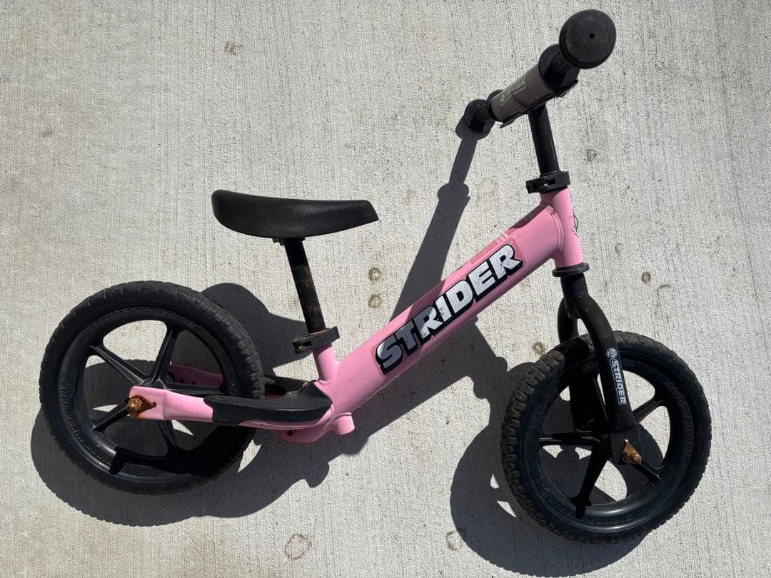 ストライダー　ピンク