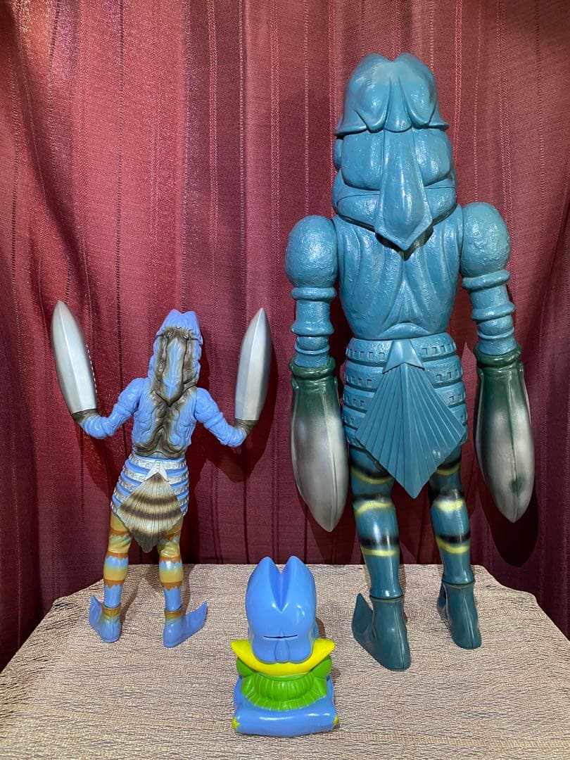 バルタン星人　フィギュア　貯金箱　セット