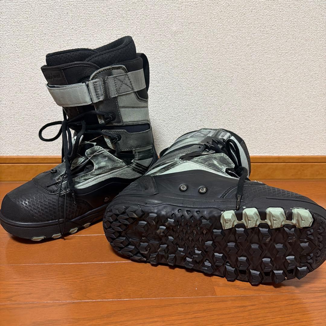 1/29 30のみ出品Vans スノーボードブーツ ブラック/シルバー