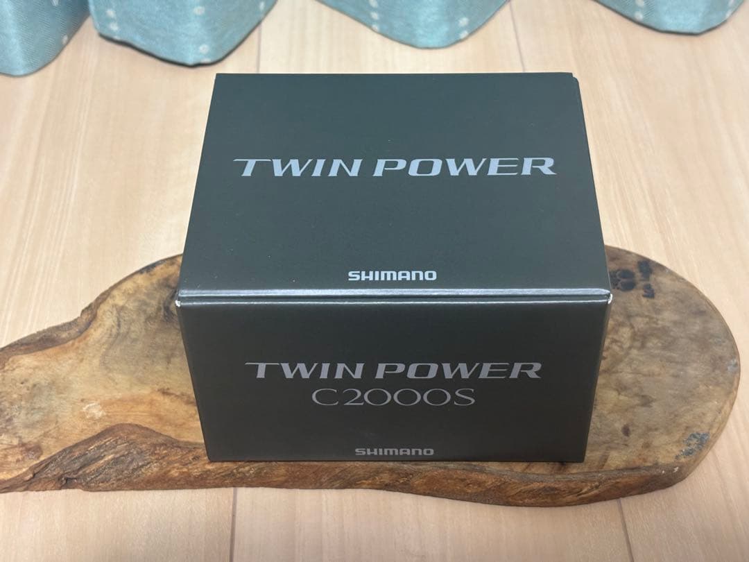 co　シマノ　２４ツインパワー Ｃ２０００Ｓ　ＳＨＩＭＡＮＯ