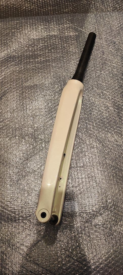 ロードバイク用カーボンフォーク フラットマウントディスクブレーキ