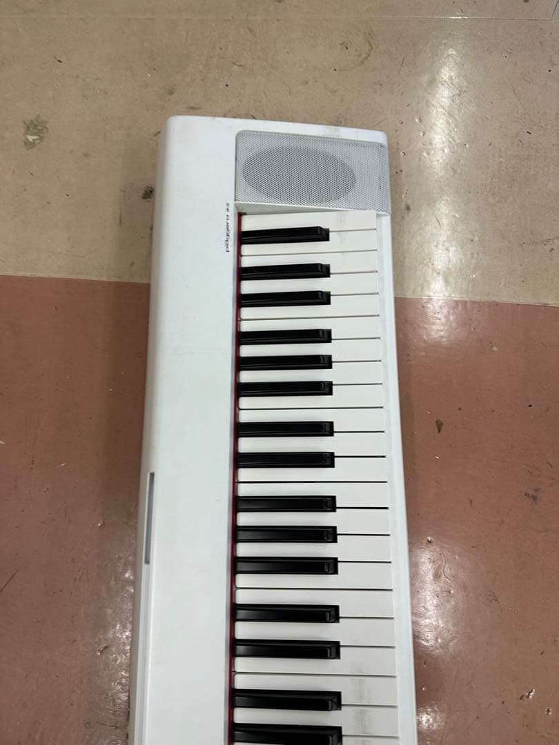Yamaha ホワイト電子ピアノ（本体のみ）