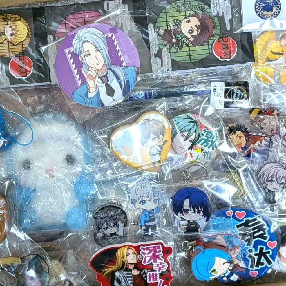 アニメグッズ　大量　まとめ売り　約200点　80サイズ　キャラクターグッズ