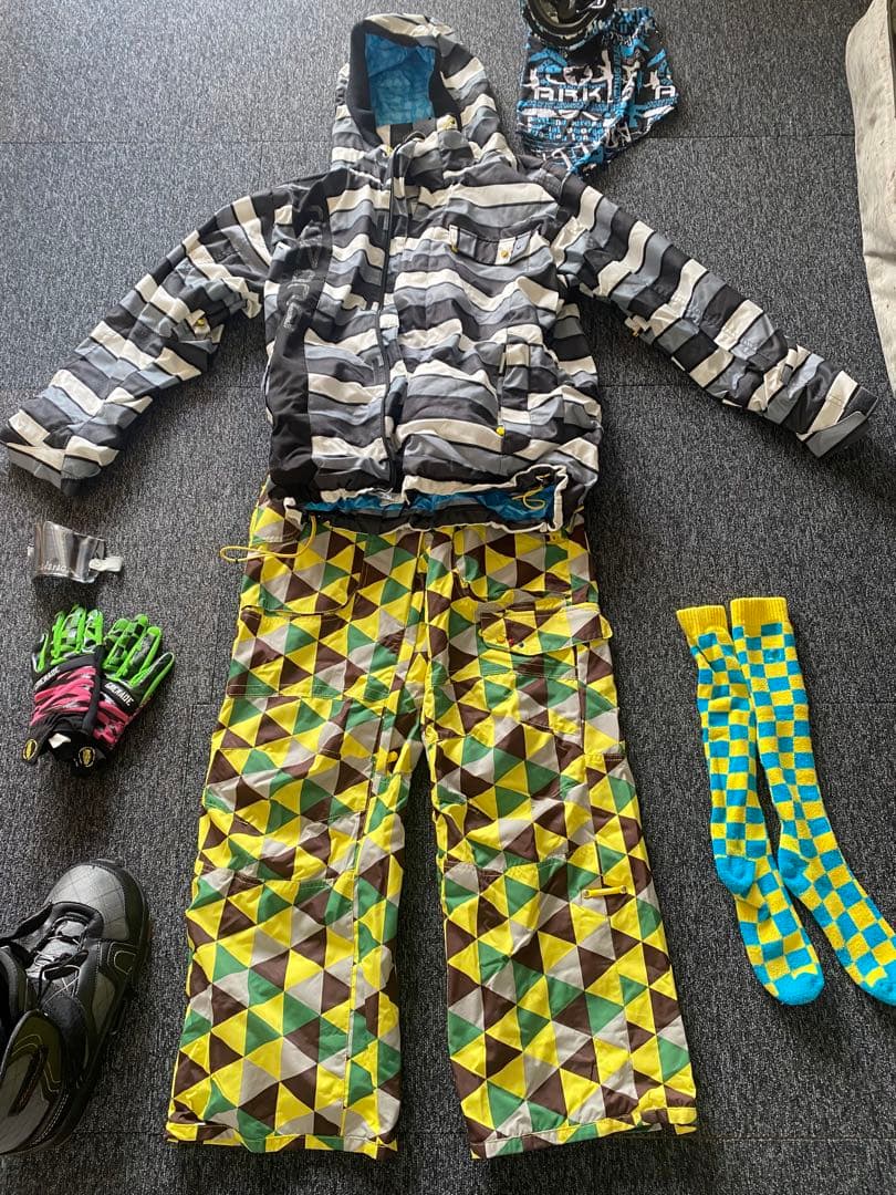 スノーボード　バッグ　ウェア　ゴーグル　グローブ　ブーツ一式