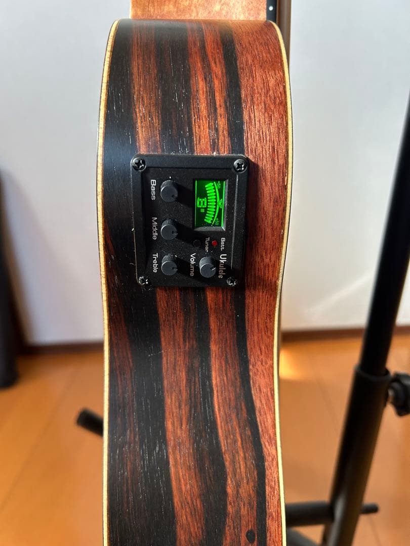 Aklot ウクレレベース　フレットレス