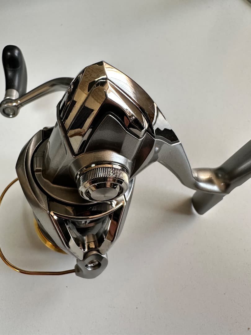 SHIMANO 15ツインパワーC3000HG スピニングリール