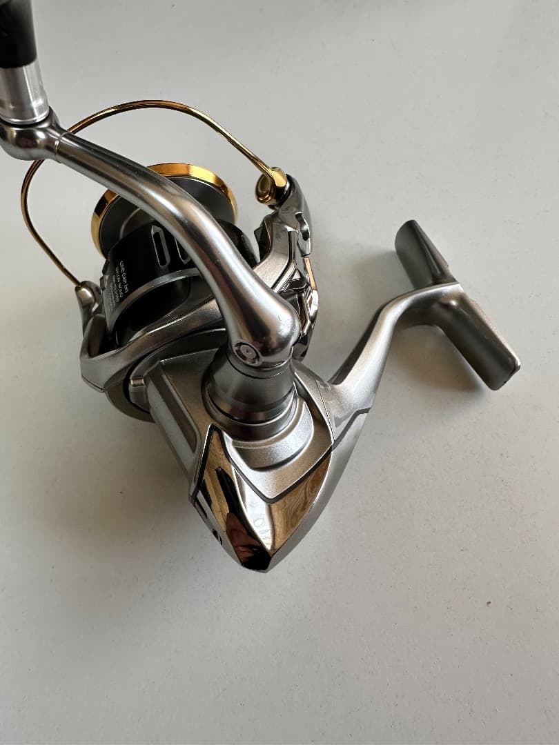 SHIMANO 15ツインパワーC3000HG スピニングリール