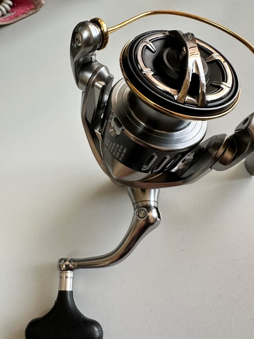 SHIMANO 15ツインパワーC3000HG スピニングリール